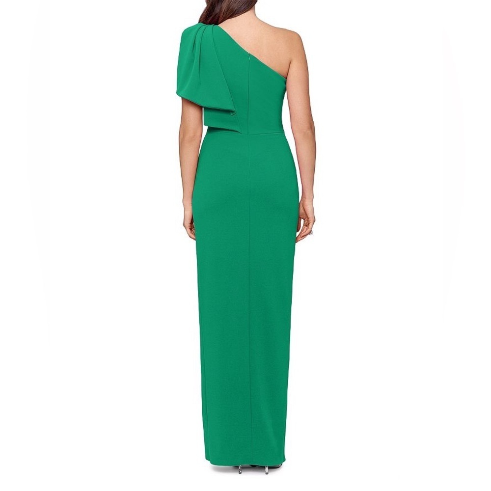 Betsy Adam Women's Bow-Embellished One-Shoulder Sleeveless Gown - Picture 2 of 2